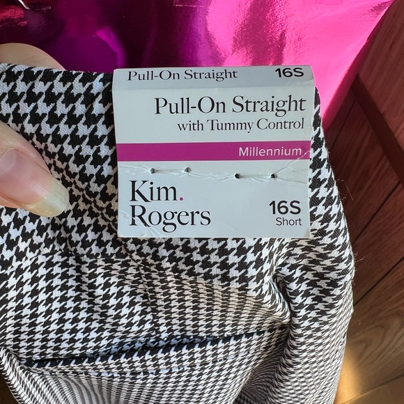 NWT Kim Rogers pull on straight pants with tummy control size 16 short. - Picture 14 of 16